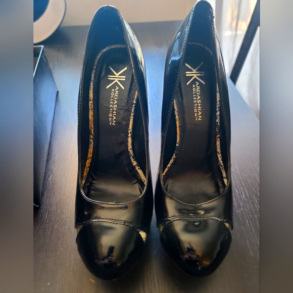 Kardashian Kollection Black Red and Snake Print Heels - Picture 4 of 4